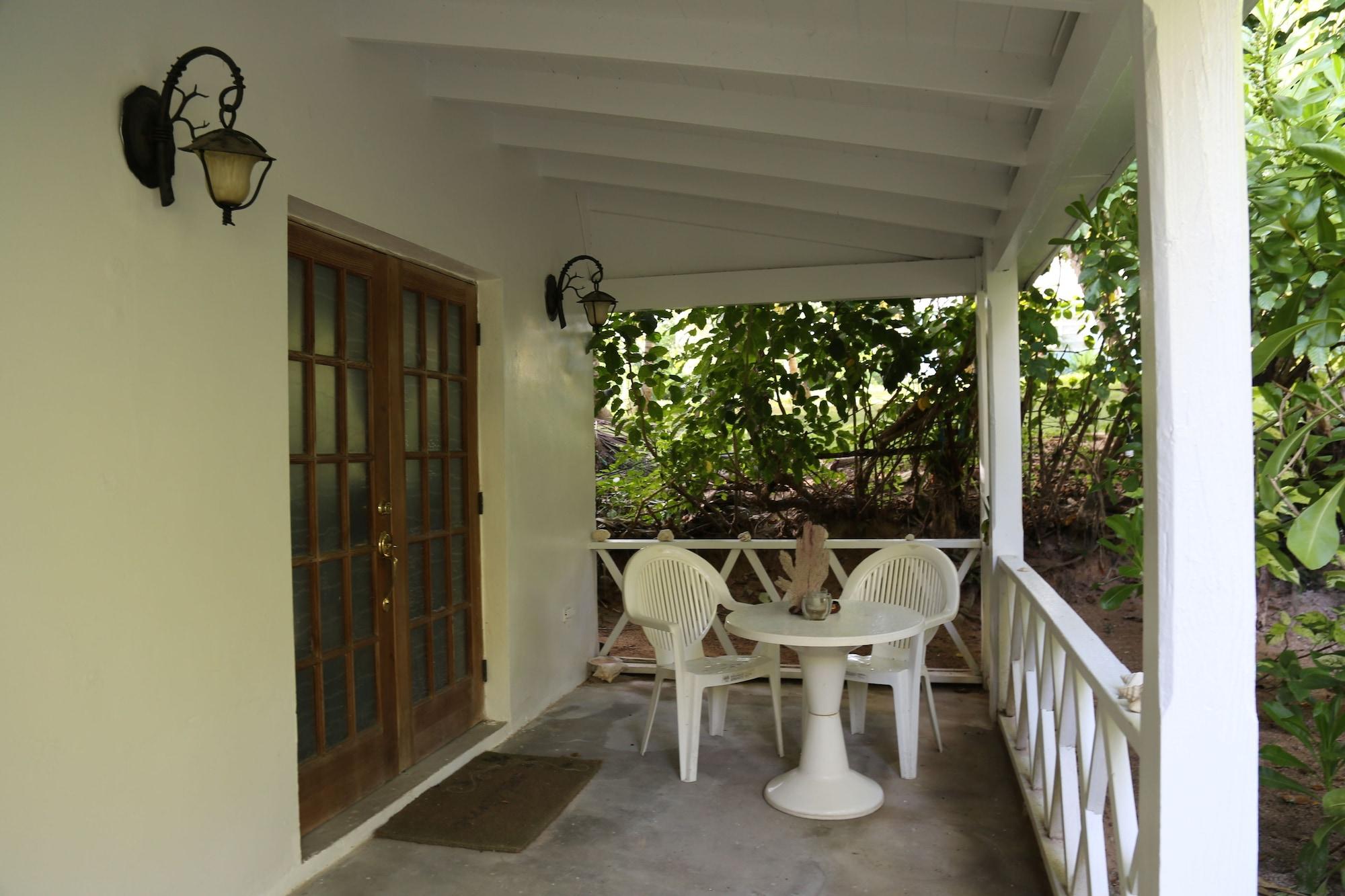 Tingum Village Hotel Dunmore Town Dış mekan fotoğraf