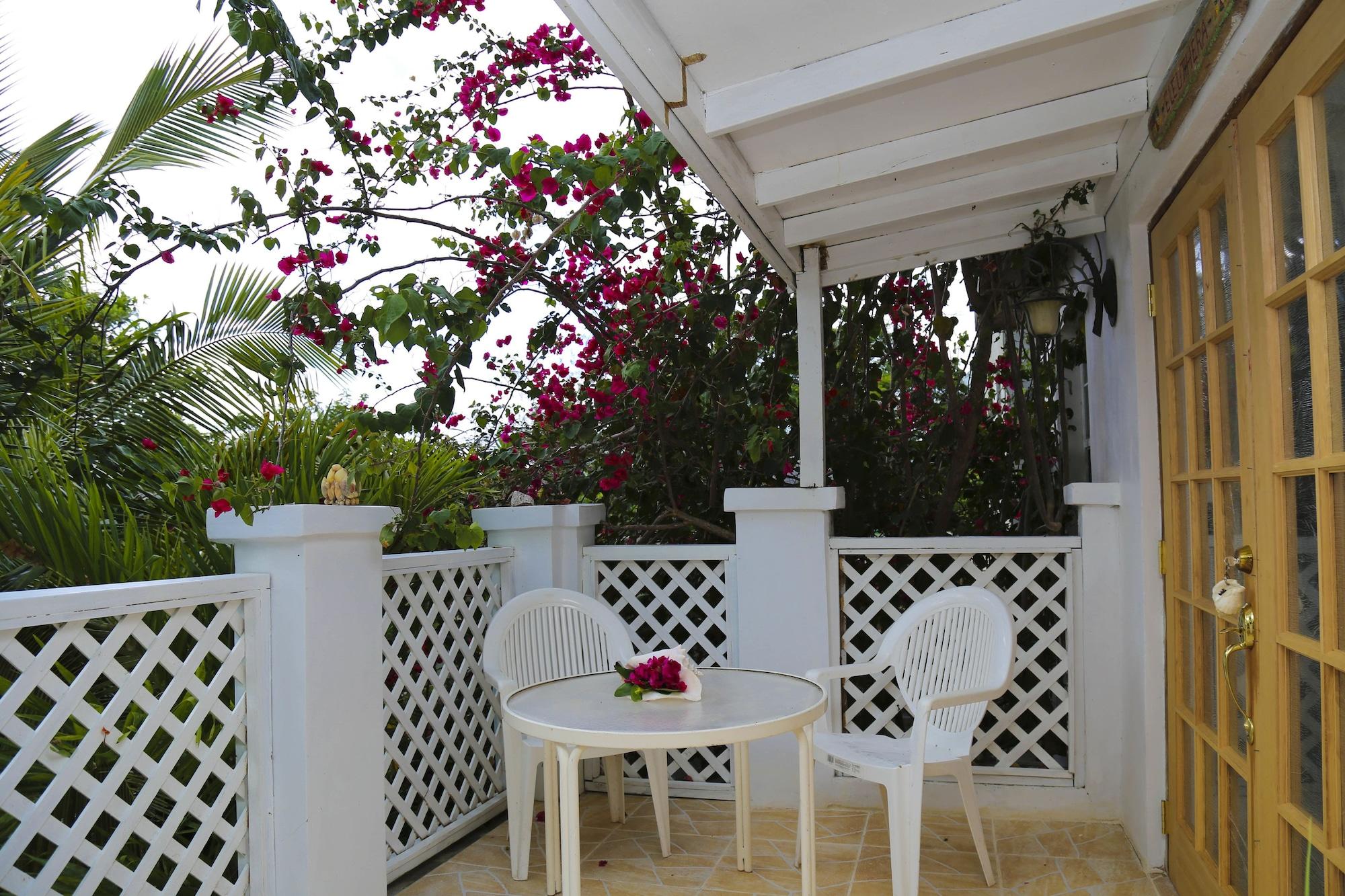 Tingum Village Hotel Dunmore Town Dış mekan fotoğraf