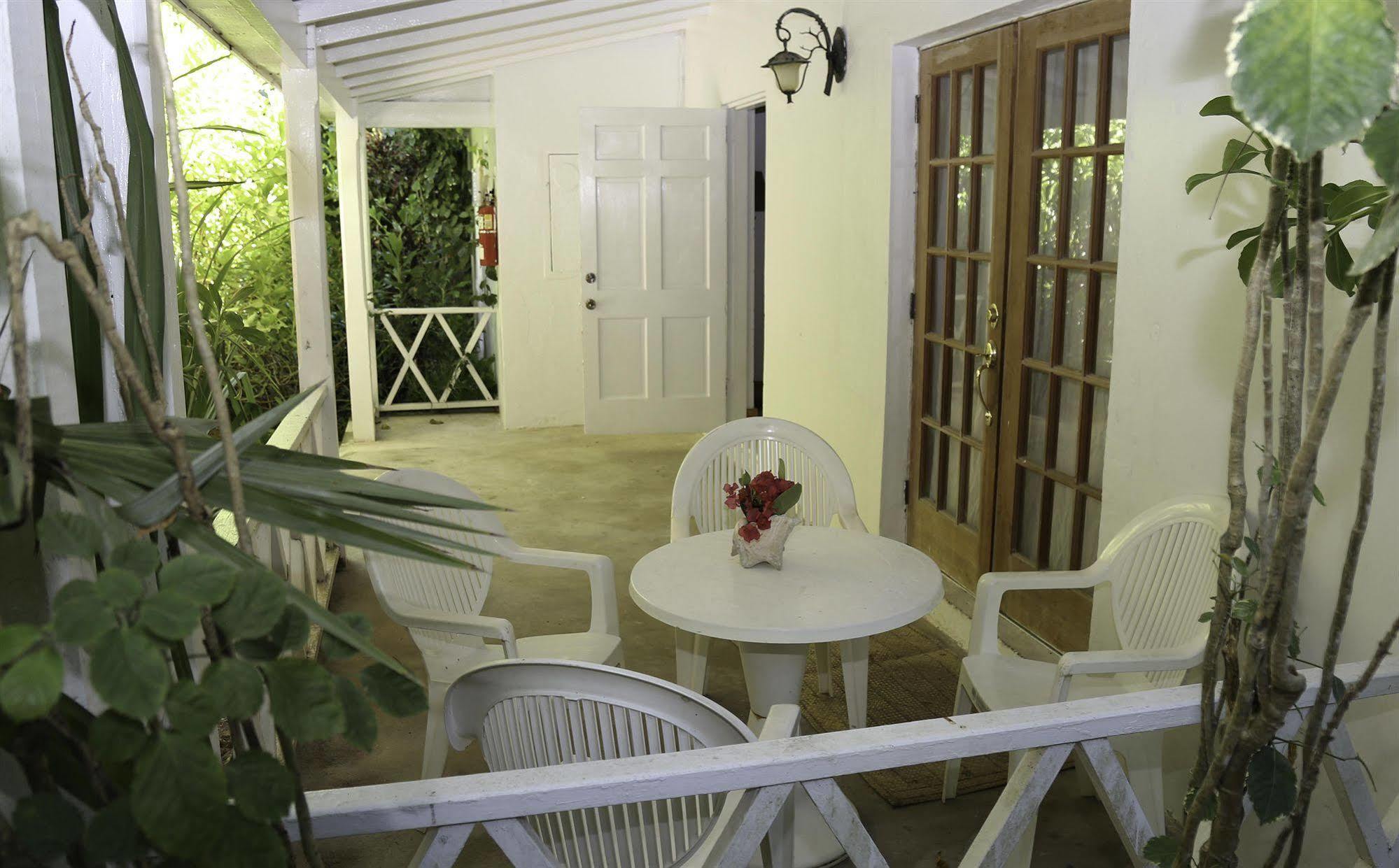 Tingum Village Hotel Dunmore Town Dış mekan fotoğraf