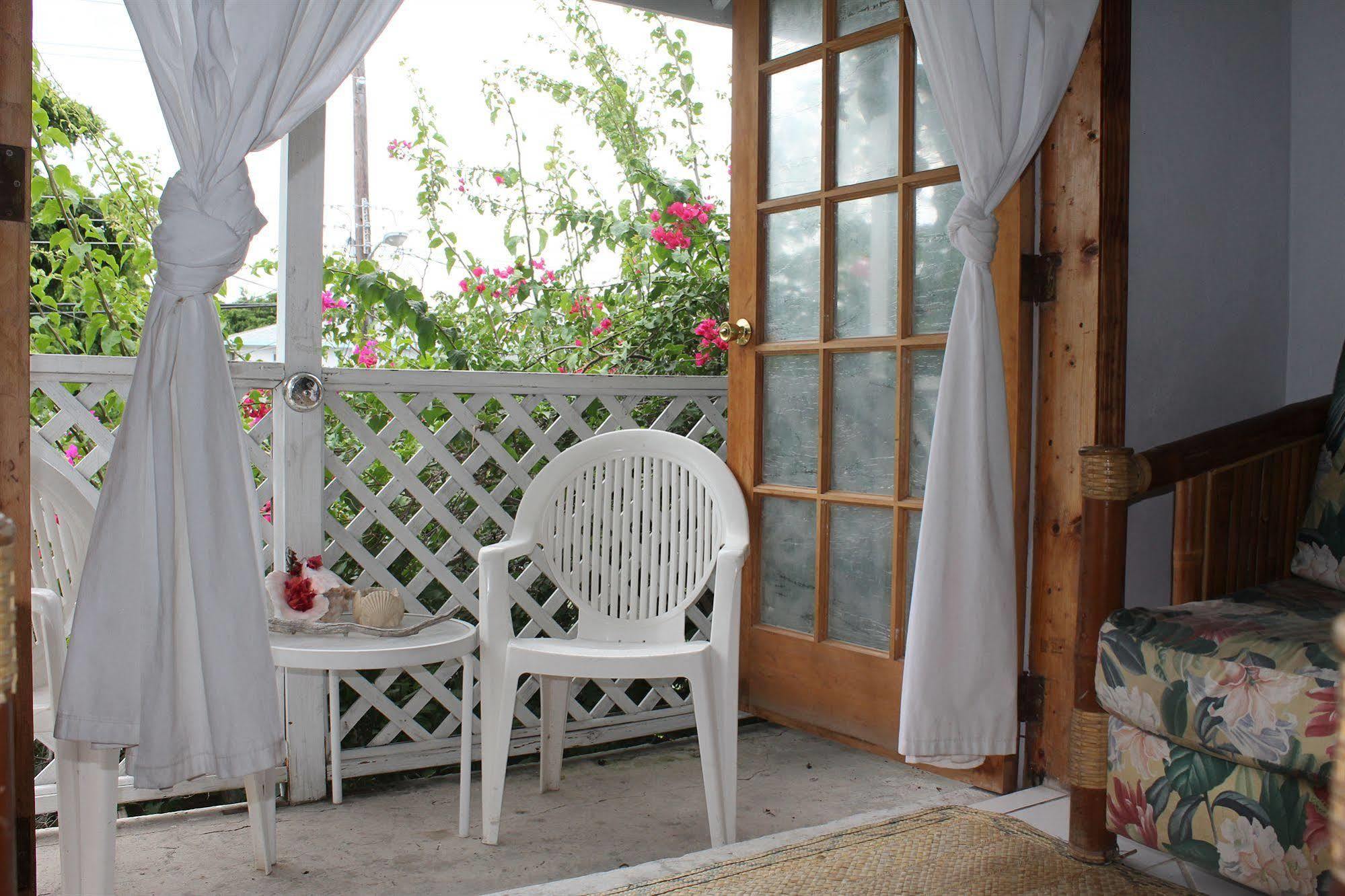 Tingum Village Hotel Dunmore Town Dış mekan fotoğraf