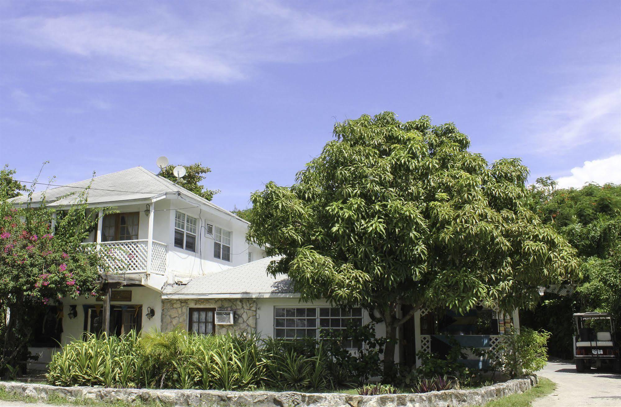 Tingum Village Hotel Dunmore Town Dış mekan fotoğraf